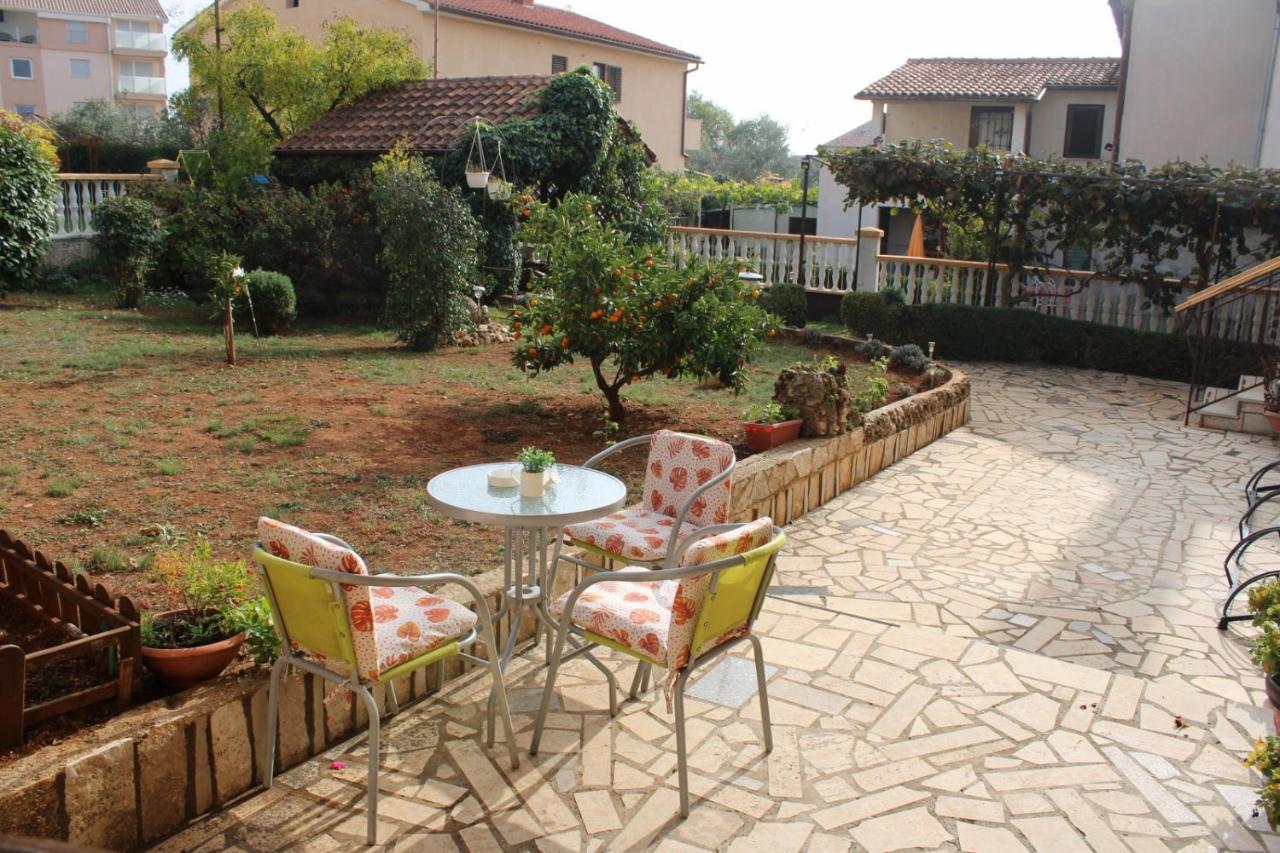 Lily'S Lovely Apartments Fažana Exterior foto